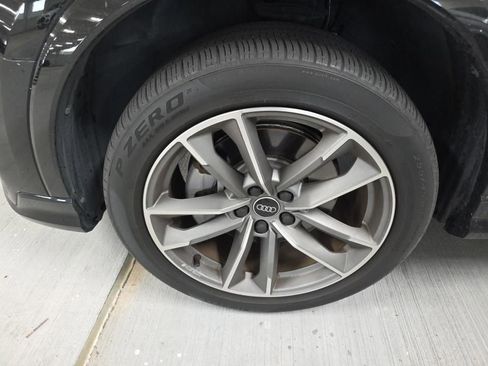 Used 2023 Audi Q3 2.0T Premium w/ Black Optic Sport Package image 9