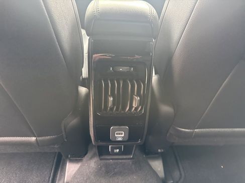 Used 2025 Jeep Compass Limited image 11