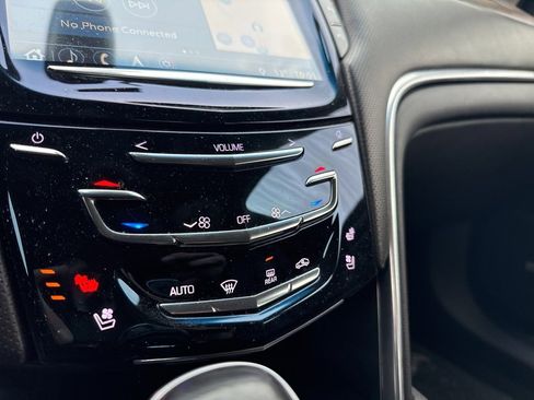 Used 2018 Cadillac XTS Luxury image 18