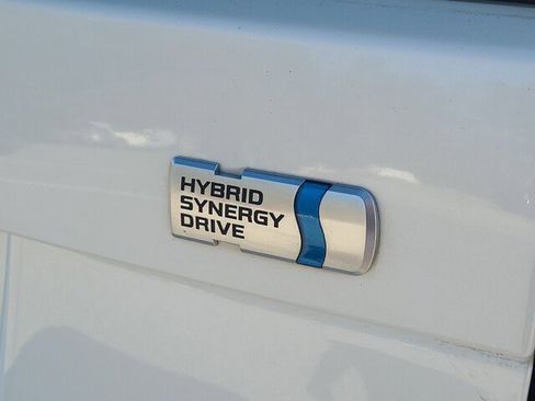 Used 2013 Toyota Prius Three image 27