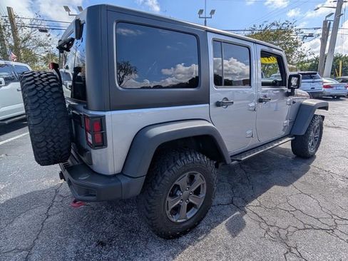 Used 2017 Jeep Wrangler Unlimited Rubicon image 15