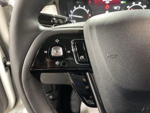 Used 2022 Lincoln Corsair AWD w/ Equipment Group 101A image 18