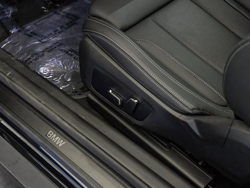 Used 2025 BMW 230i Coupe w/ Convenience Package image 22