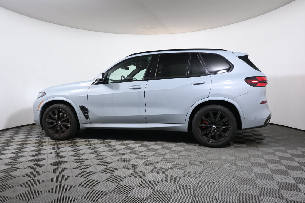 Certified 2024 BMW X5 xDrive40i w/ M Sport Package AWD/4WD image 2