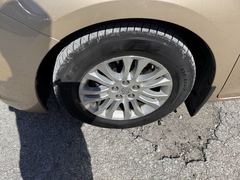 Used 2013 Toyota Sienna XLE FWD image 9