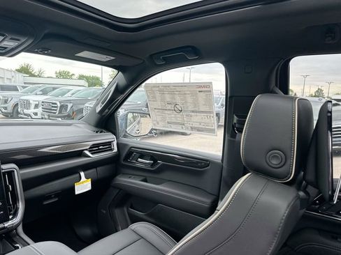 New 2026 GMC Yukon Elevation w/ Elevation Premium Package AWD/4WD image 12