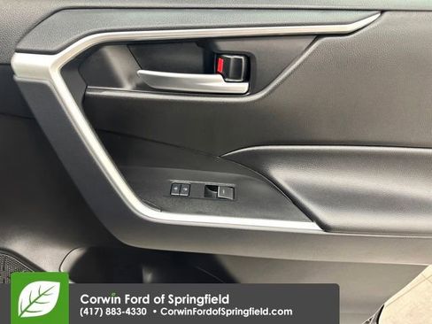 Used 2025 Toyota RAV4 XLE image 19