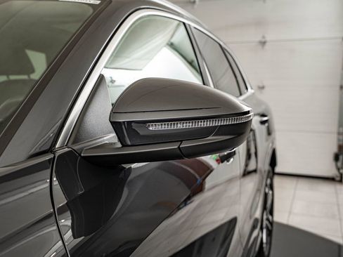 Certified 2025 Audi Q5 Premium w/ Convenience Package AWD/4WD image 9