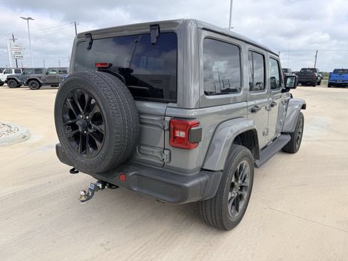 Used 2021 Jeep Wrangler Unlimited Sahara AWD/4WD image 4