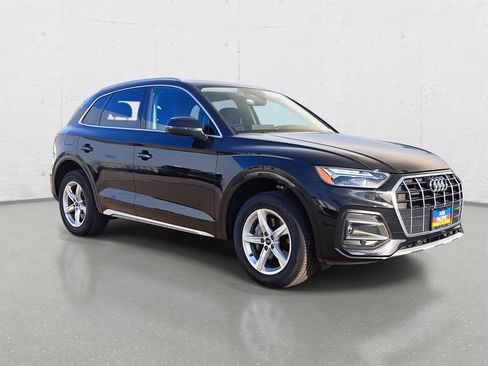 Used 2023 Audi Q5 2.0T Premium w/ Convenience Package image 3