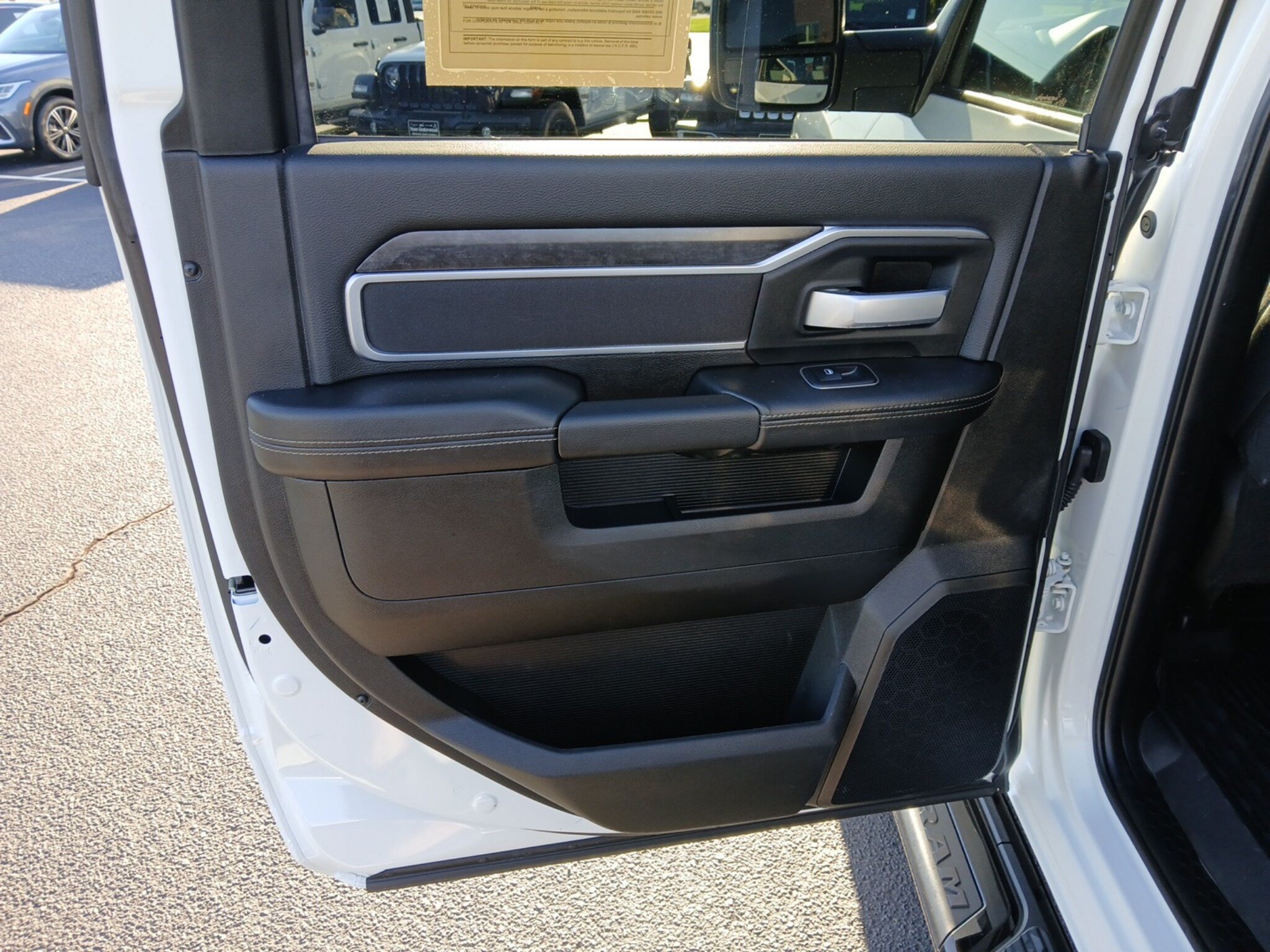 Certified 2024 RAM 2500 Big Horn w/ Night Edition AWD/4WD image 25