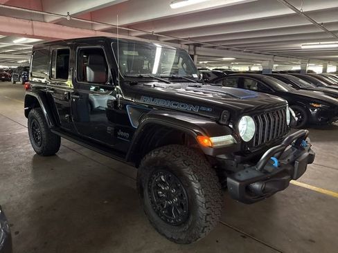 Used 2023 Jeep Wrangler Unlimited Rubicon 4xe AWD/4WD image 3