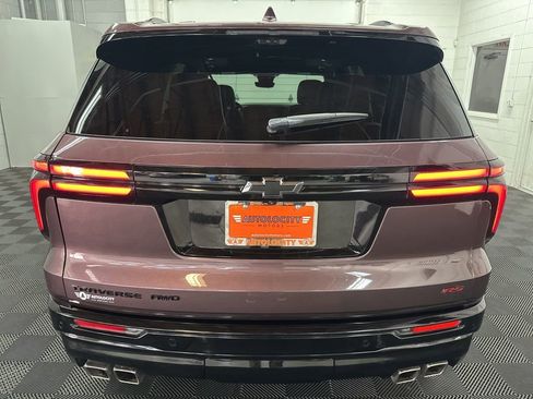 Used 2025 Chevrolet Traverse RS w/ LPO, Floor Liner Package image 8