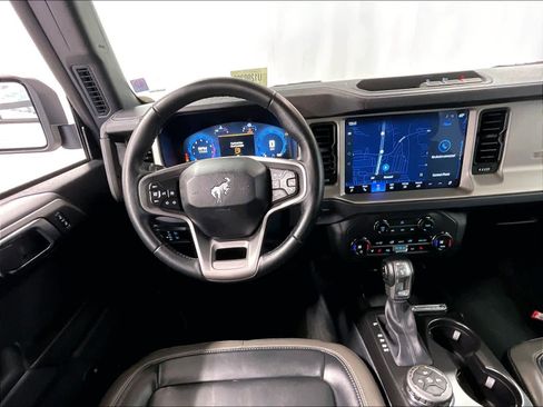 Used 2025 Ford Bronco Outer Banks image 17