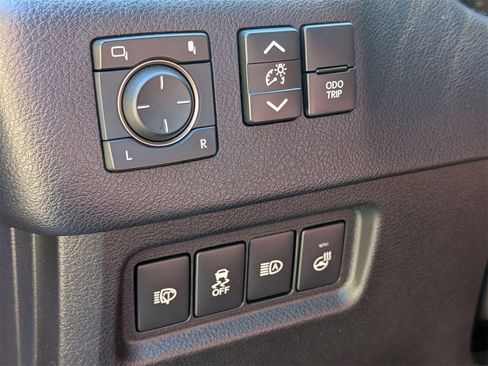 Used 2023 Lexus GX 460 Premium image 17