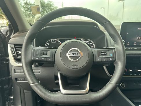 Certified 2021 Nissan Rogue SV w/ Premium Package FWD image 23