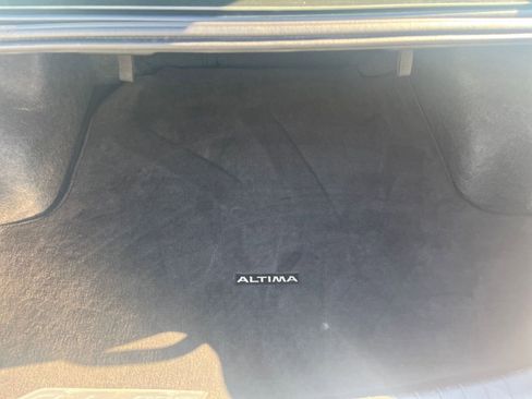 Used 2025 Nissan Altima 2.5 SV FWD image 32