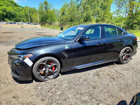 Used 2023 Alfa Romeo Giulia Quadrifoglio w/ Active Assist Plus Package RWD image 3