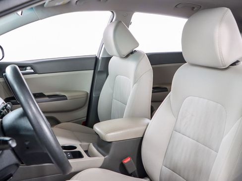 Used 2019 Kia Sportage LX image 23