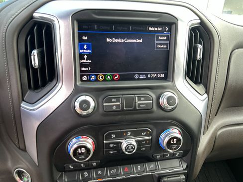 Used 2020 GMC Sierra 1500 SLT image 15