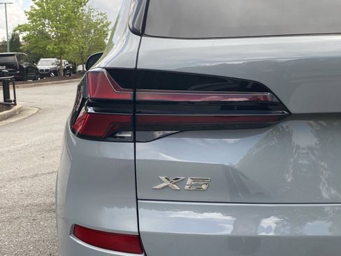 Used 2025 BMW X5 sDrive40i w/ M Sport Package image 51