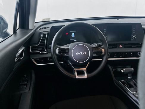 Used 2025 Kia Sportage LX image 17