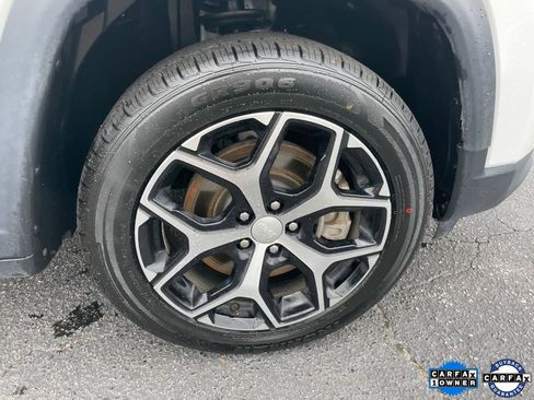 Used 2024 Jeep Compass Latitude image 25