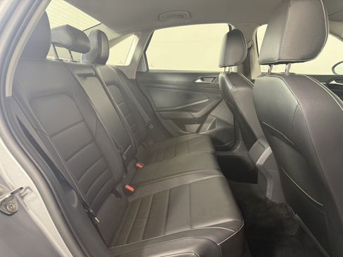 Used 2024 Volkswagen Jetta SE FWD image 13