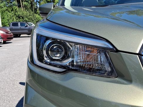 Used 2019 Subaru Forester Limited AWD/4WD image 9