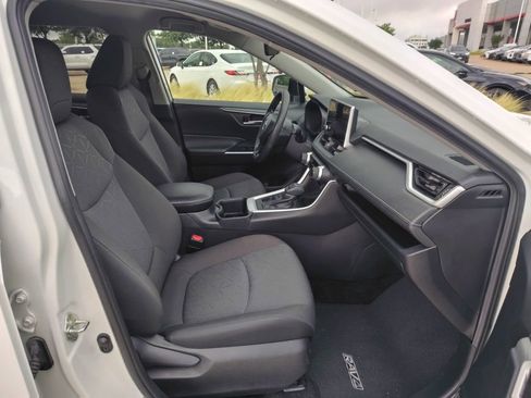 Used 2024 Toyota RAV4 XLE AWD/4WD image 16