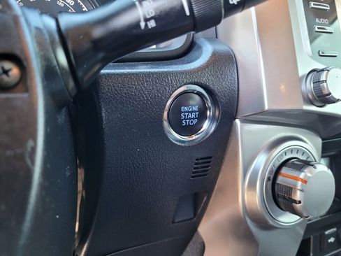 Used 2022 Toyota 4Runner SR5 Premium w/ Moonroof Package RWD image 19