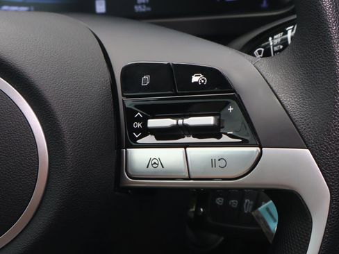 Certified 2026 Hyundai Elantra SE FWD image 23