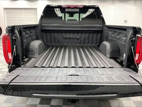 Used 2023 GMC Sierra 1500 AT4 w/ Technology Package image 31