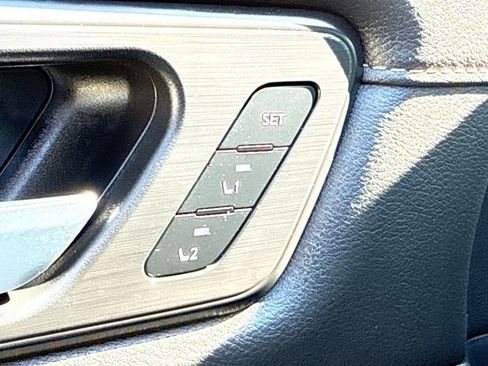 Used 2025 Nissan Armada Platinum image 22