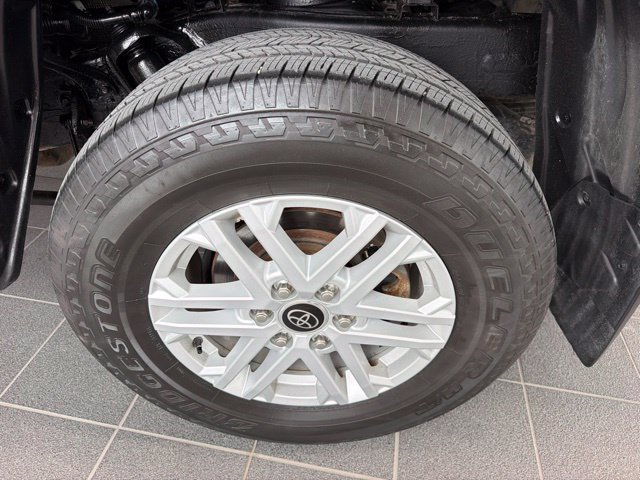 Used 2022 Toyota Tundra SR5 AWD/4WD image 6