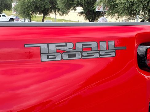 Used 2025 Chevrolet Silverado 2500 LT w/ Trail Boss Package AWD/4WD image 11