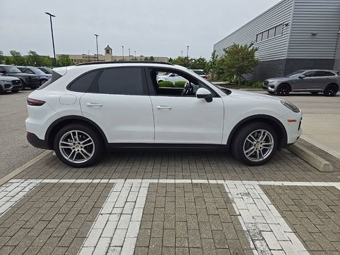 Used 2023 Porsche Cayenne Platinum Edition AWD/4WD image 4