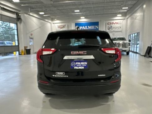 Used 2024 GMC Terrain SLE image 7
