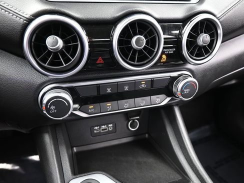 Used 2023 Nissan Sentra SV image 22