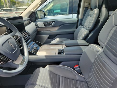 Certified 2024 Lincoln Navigator Black Label AWD/4WD image 15