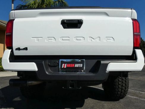 Used 2025 Toyota Tacoma TRD Sport image 10