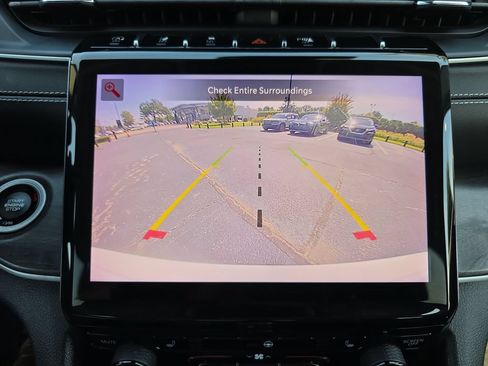 Used 2023 Jeep Grand Cherokee L Limited AWD/4WD image 25
