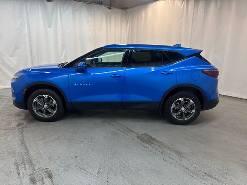 Certified 2025 Chevrolet Blazer LT image 2