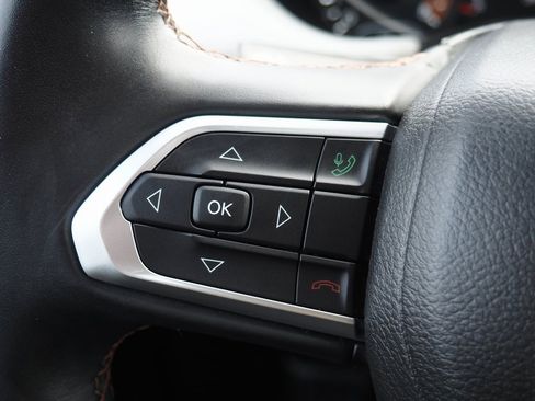 Used 2022 Jeep Compass Limited image 19