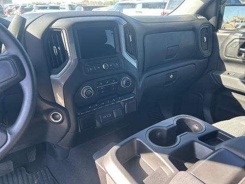 Used 2024 Chevrolet Silverado 1500 Custom w/ Turbomax Blackout Package image 6