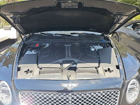 Used 2020 Bentley Bentayga Plug-In Hybrid AWD/4WD image 14