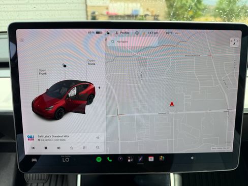 Used 2021 Tesla Model Y Long Range AWD/4WD image 25