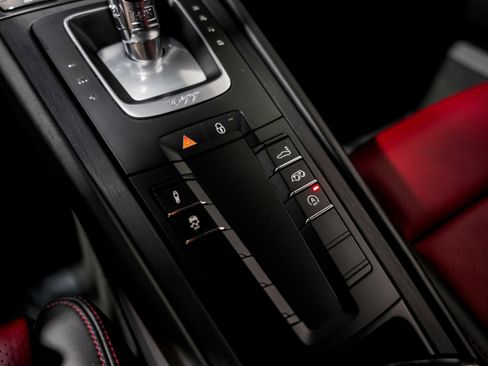 Used 2018 Porsche 911 Carrera GTS image 17