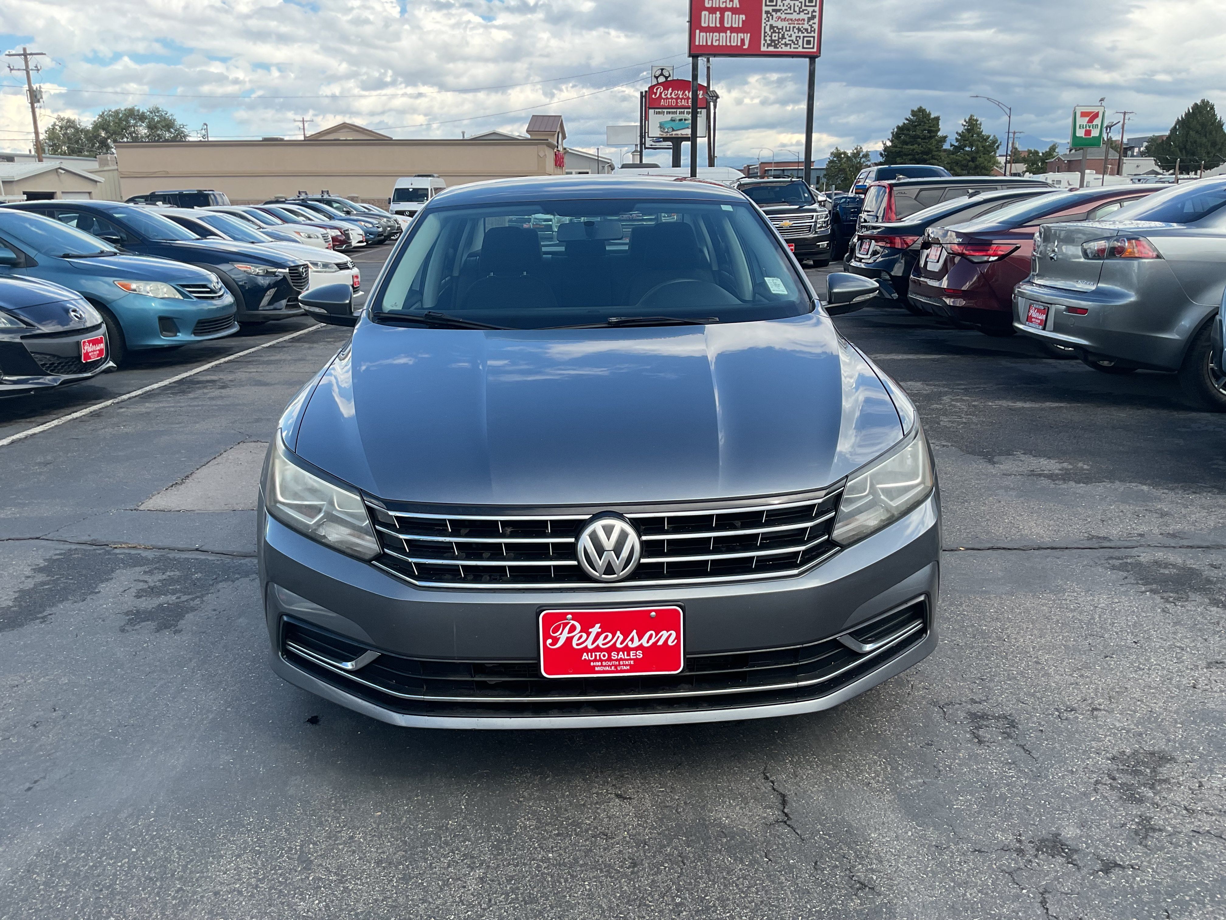 Used 2017 Volkswagen Passat 1.8T S FWD image 3