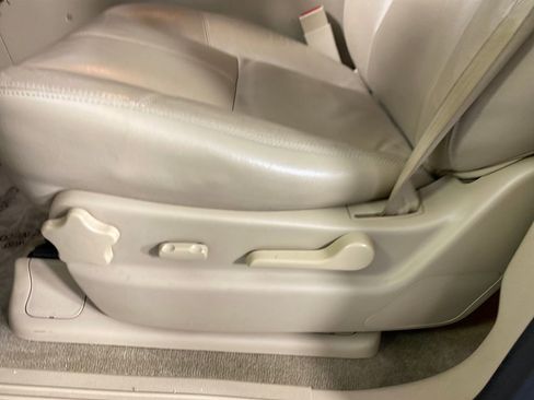 Used 2013 Chevrolet Tahoe LT image 8